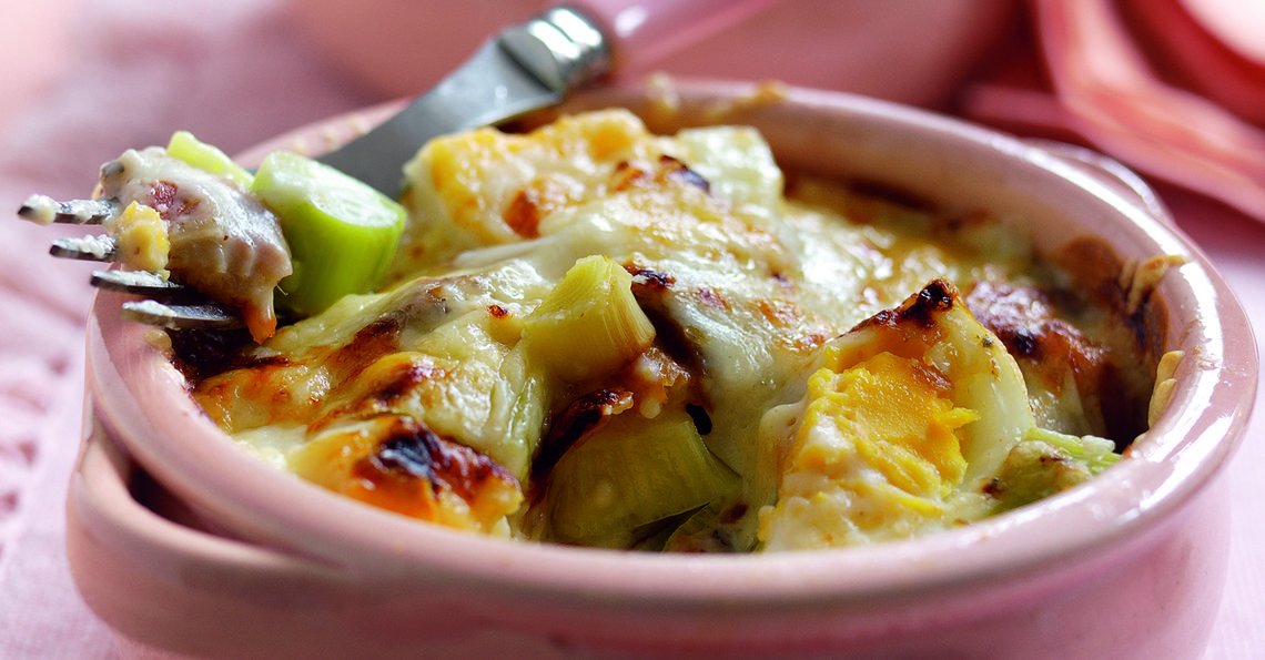 Kipper egg & leek gratin