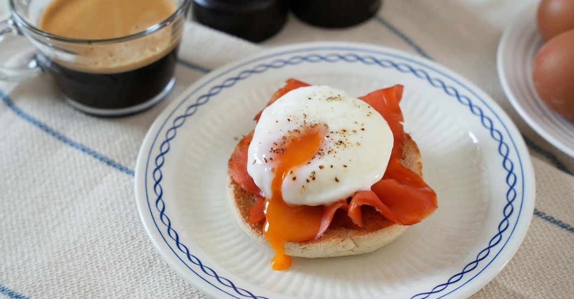 Microwave poached eggs