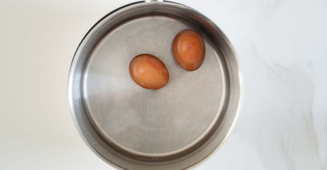 Boiling soft boiled eggs